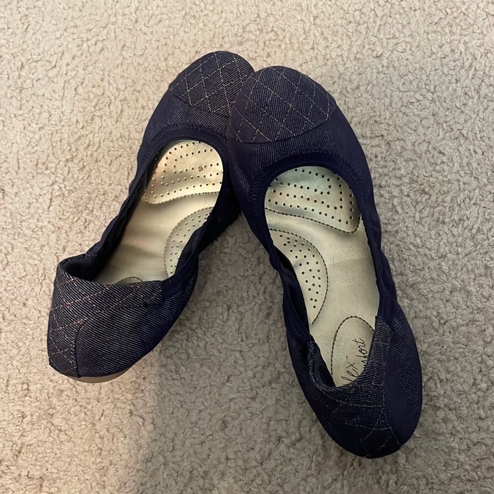 Elastic Flats